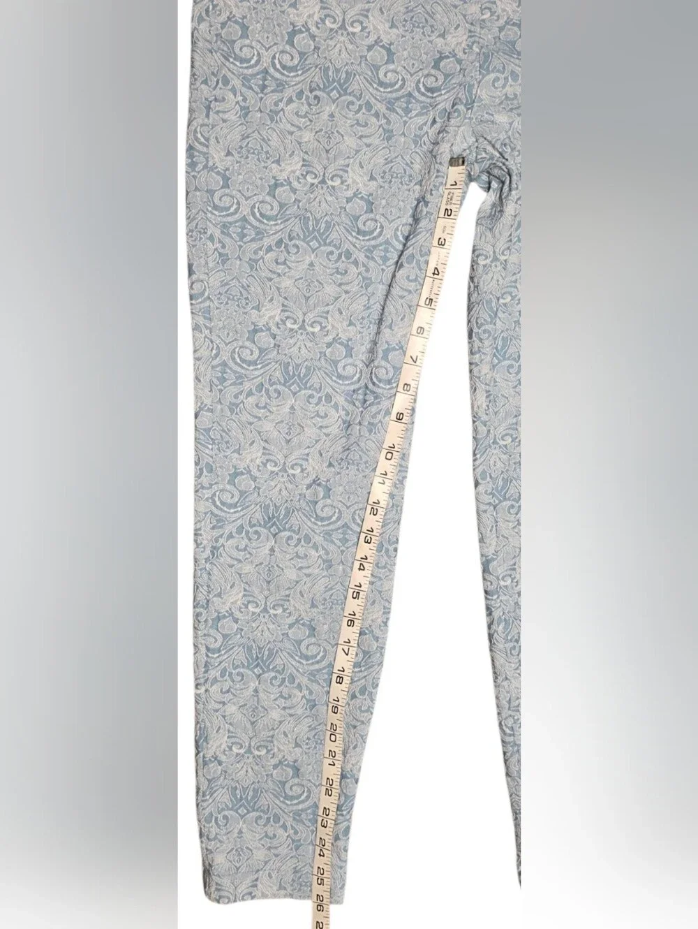 White Lace On Sky Blue  Lace Textured Ankle Cropped Capri Pants 12